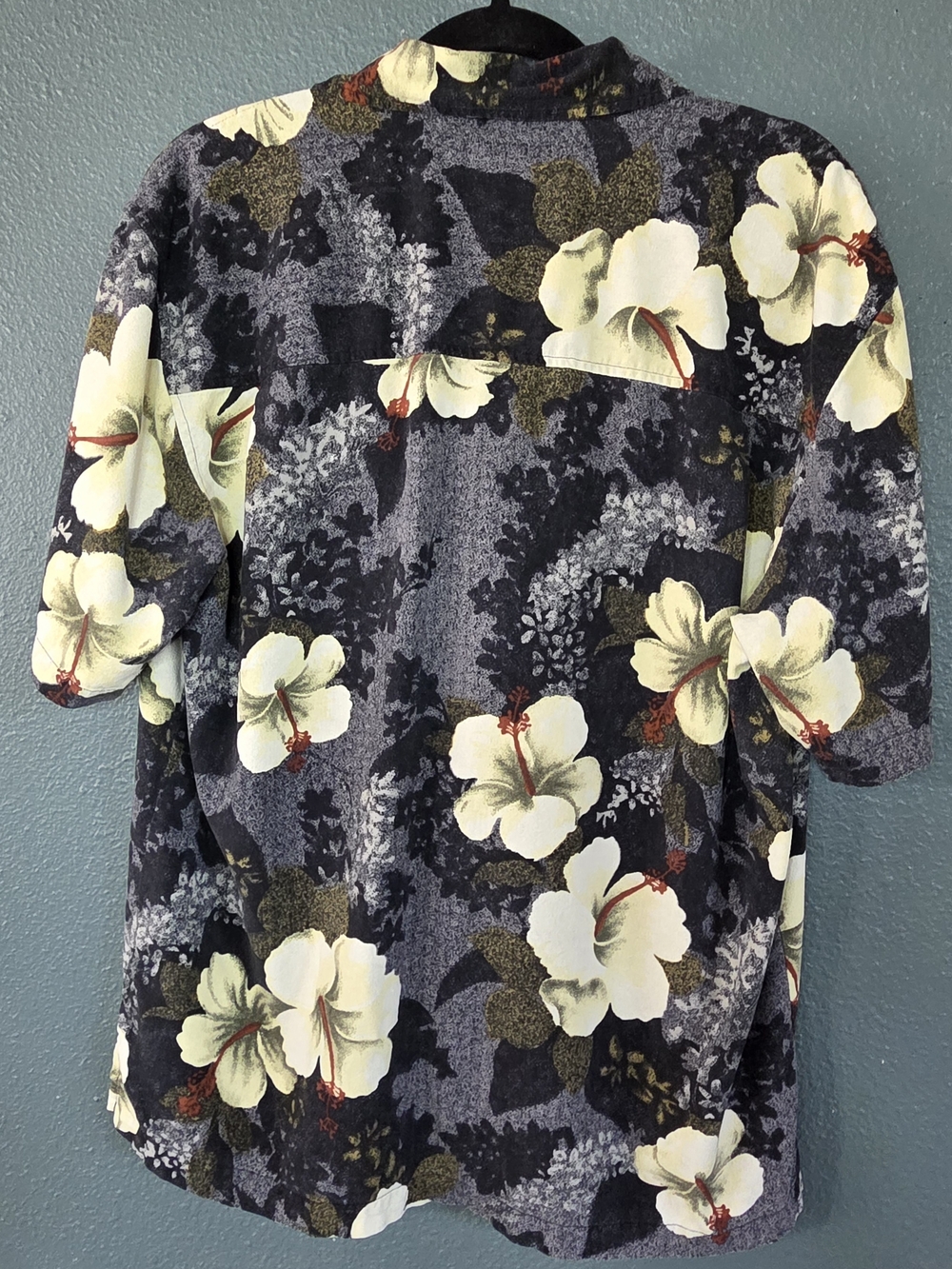 Common Man Black Label Men's 100% Silk Hawaiian Shirt - Black Hibiscus Floral - Picture 2 of 7
